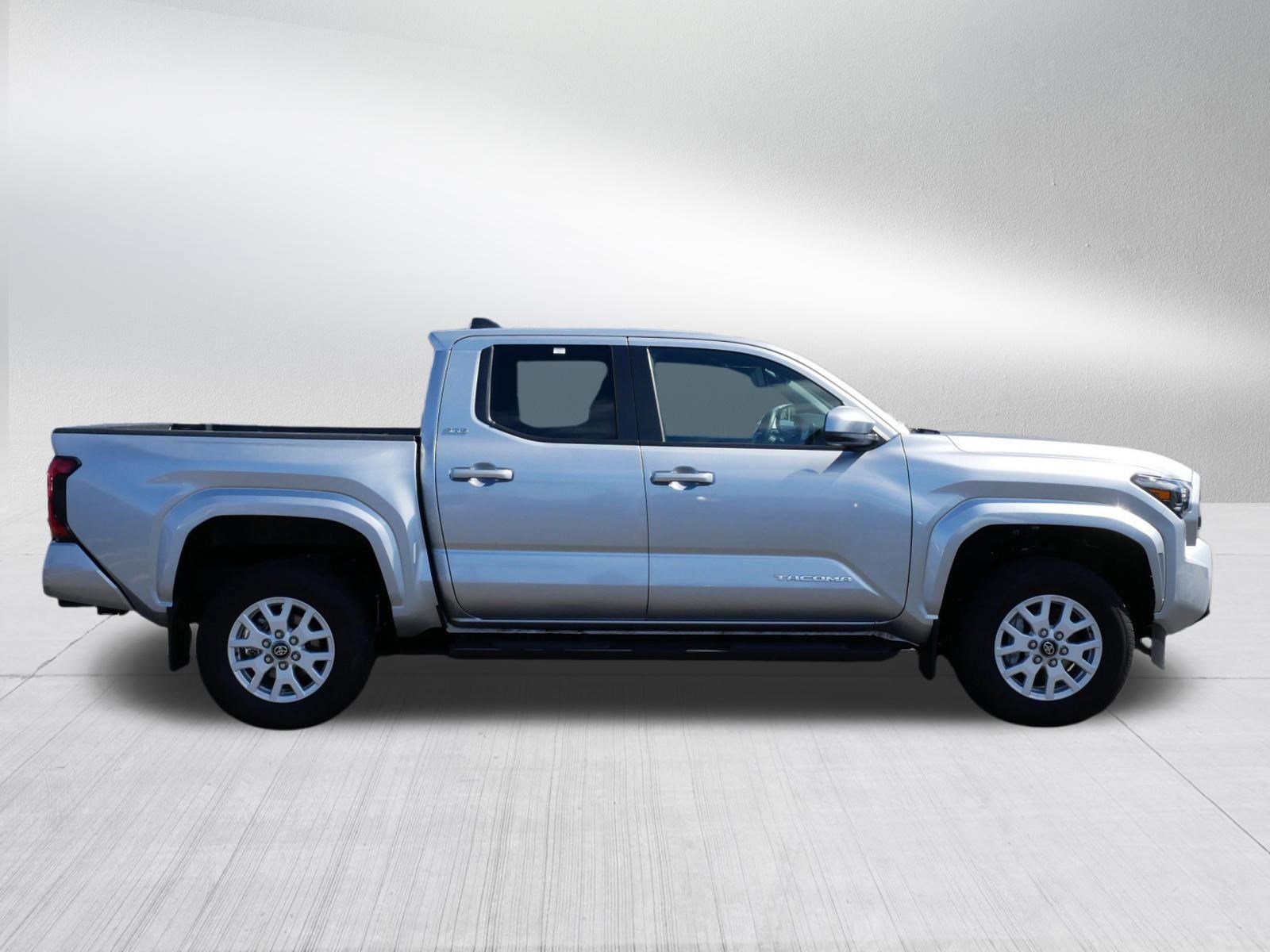 Certified 2024 Toyota Tacoma SR5 AWD/4WD image 8