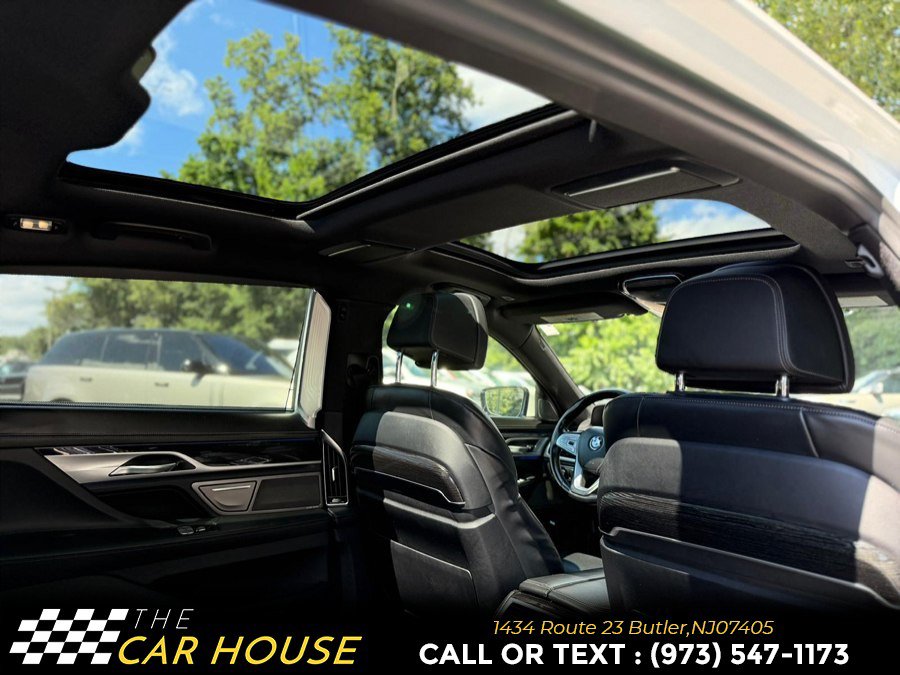Used 2019 BMW 750i xDrive w/ Executive Package AWD/4WD image 23