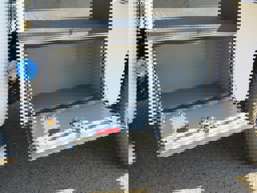 New 2022 RAM 3500 Tradesman w/ Chrome Appearance Group image 12