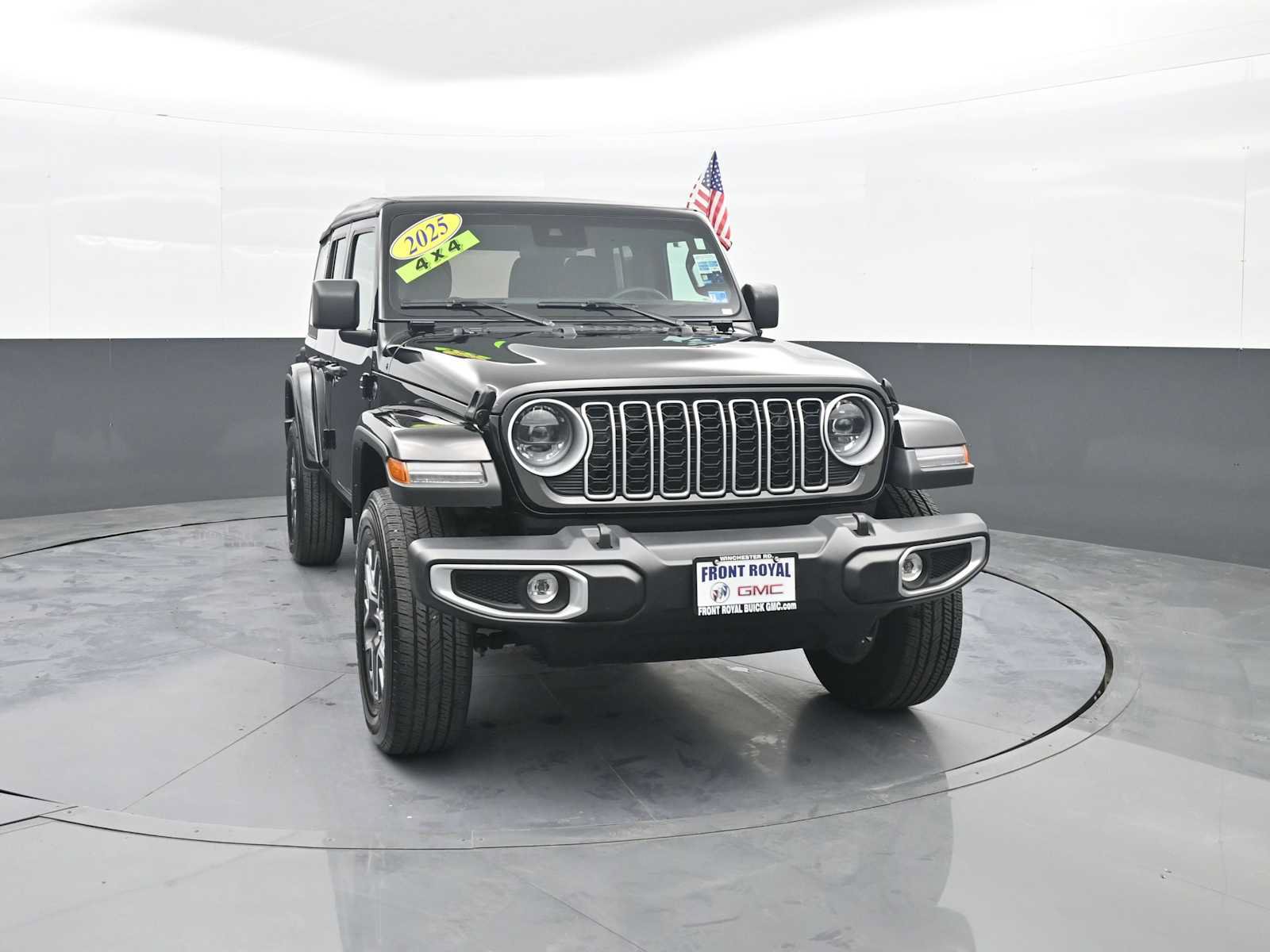 Used 2025 Jeep Wrangler Unlimited Sahara AWD/4WD image 2
