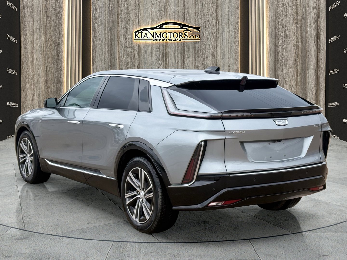 Used 2024 Cadillac Lyriq Luxury image 7