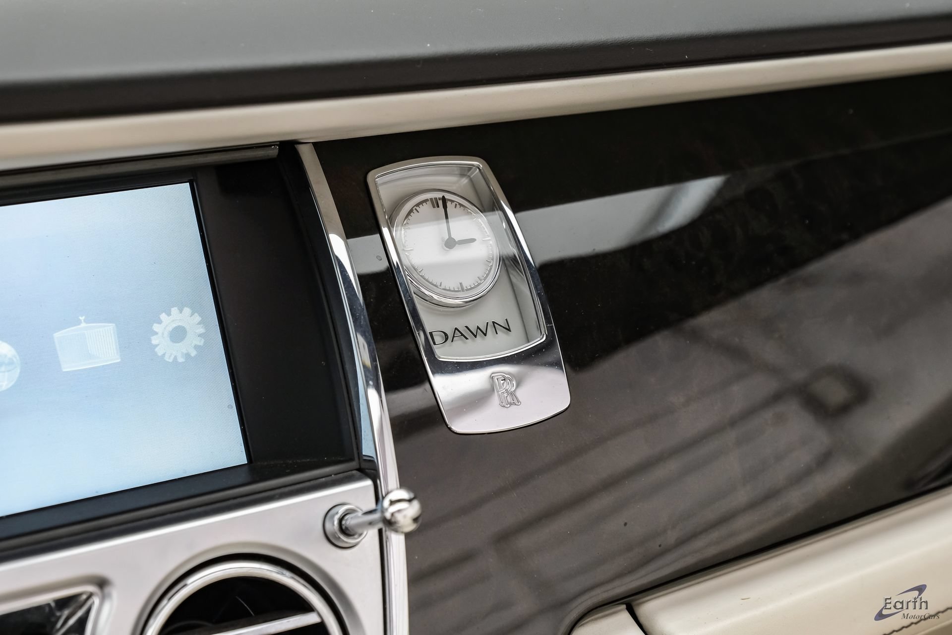 Used 2017 Rolls-Royce Dawn RWD image 82