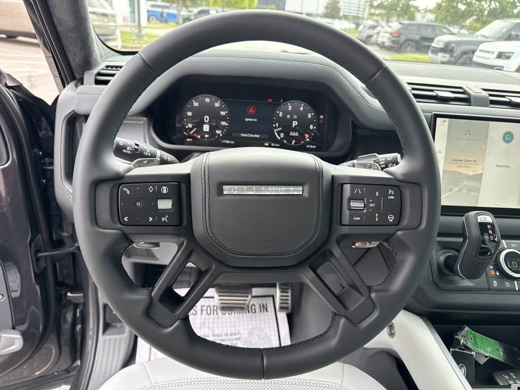 Used 2025 Land Rover Defender 110 V8 image 23