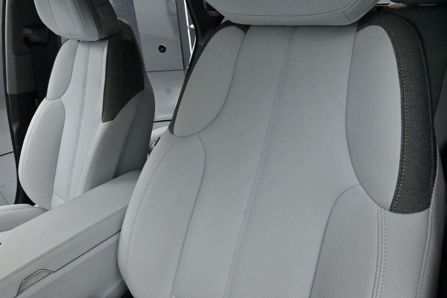 Certified 2025 Cadillac Optiq Sport 1 AWD/4WD image 15