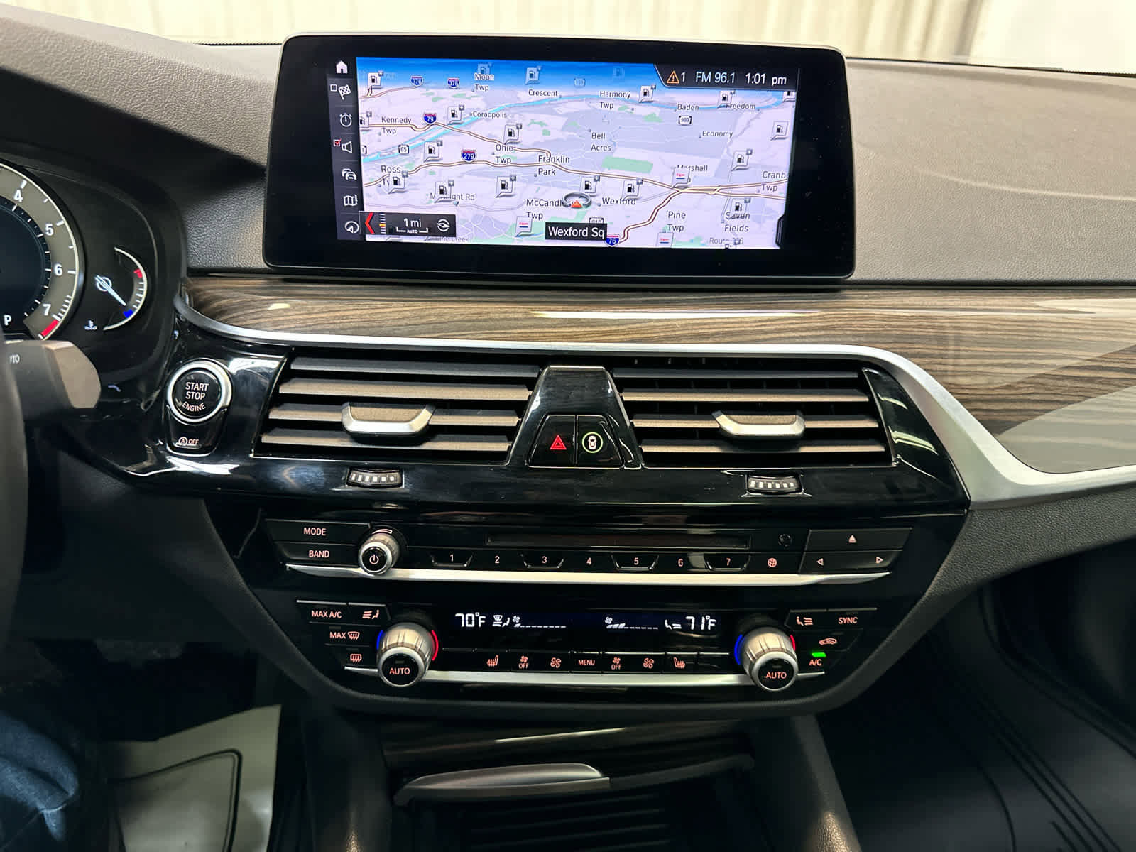 Used 2019 BMW 530i xDrive w/ Convenience Package image 5