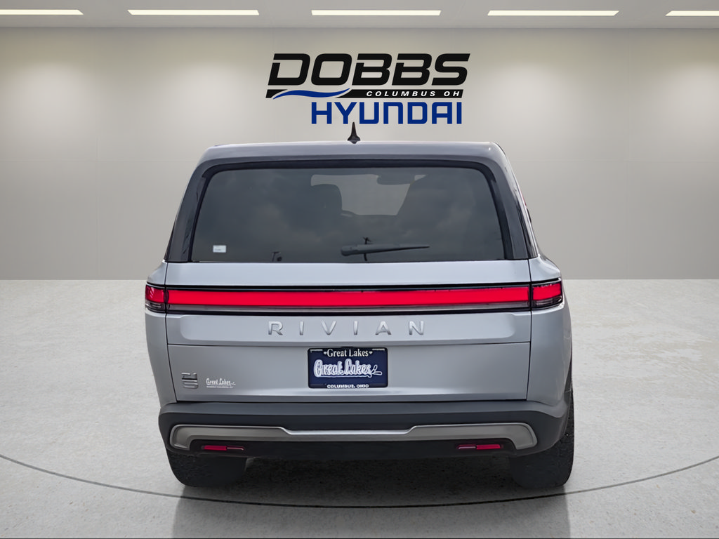 Used 2025 Rivian R1S Adventure Dual AWD/4WD image 4