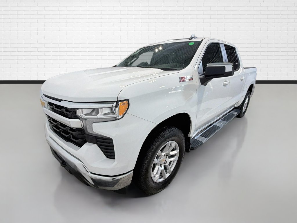 Used 2025 Chevrolet Silverado 1500 LT AWD/4WD image 5