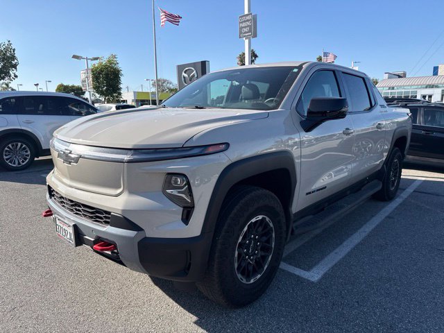 Used 2026 Chevrolet Silverado EV Trail Boss w/ Premium Package AWD/4WD image 2