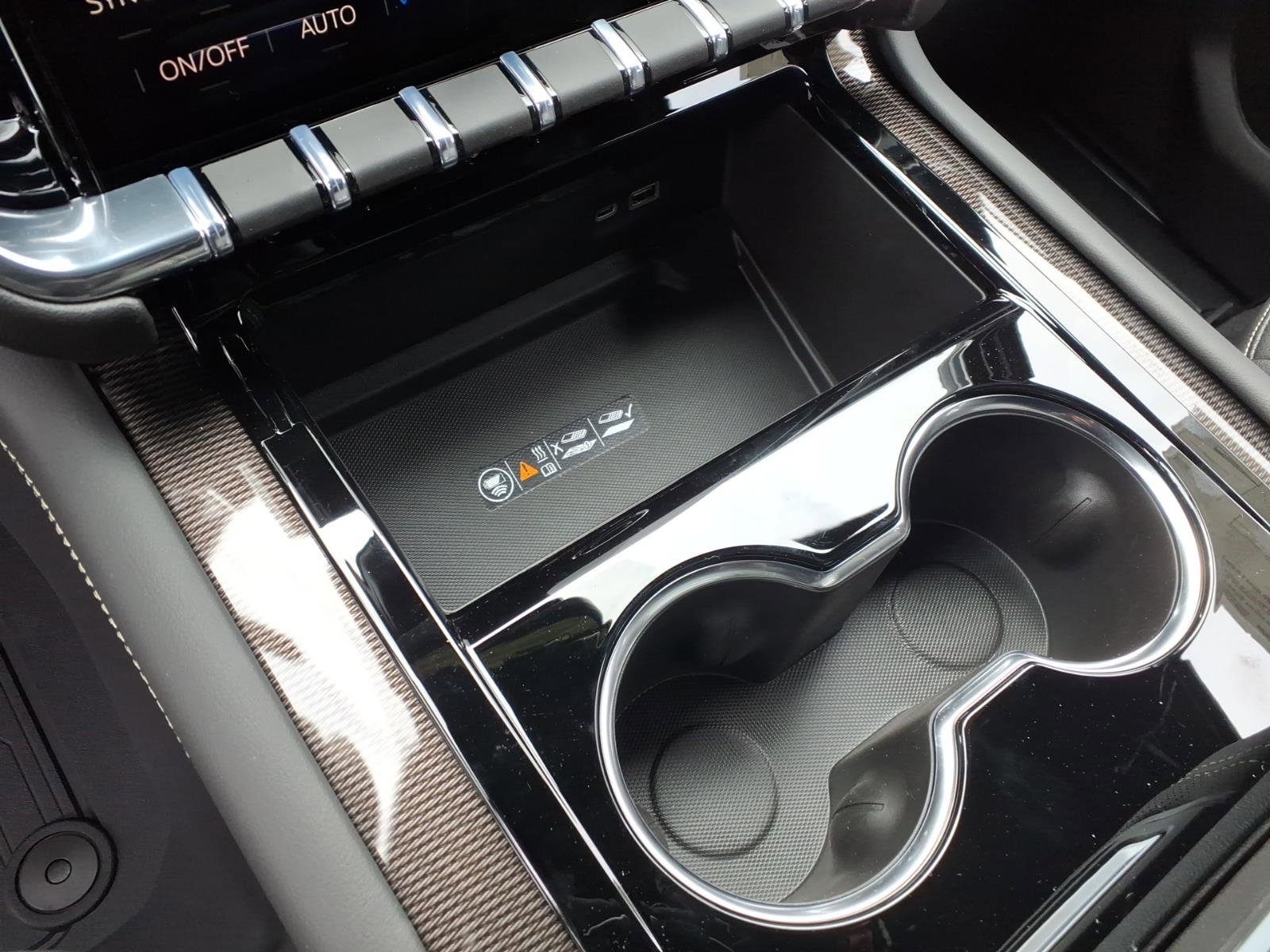 New 2026 GMC Yukon XL Elevation w/ Elevation Premium Package image 24