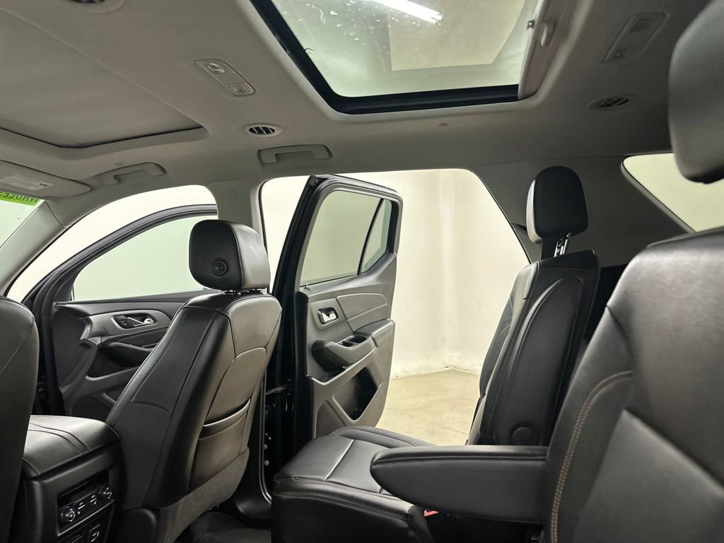 Used 2021 Chevrolet Traverse Premier w/ Redline Edition AWD/4WD image 32