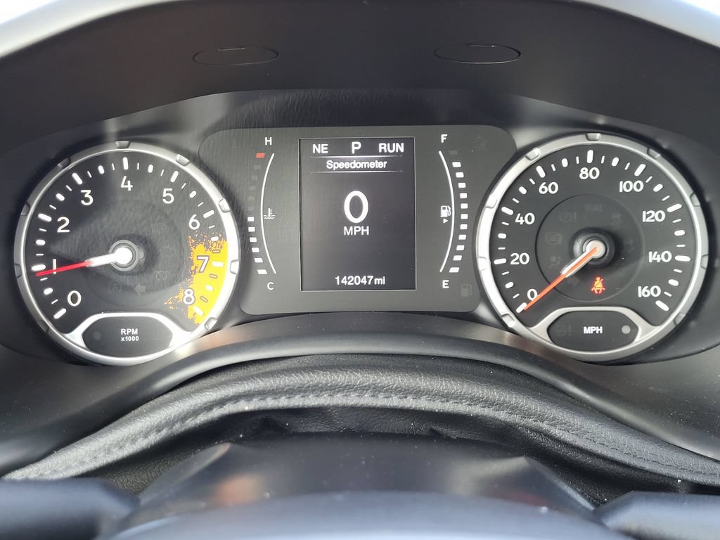 Used 2017 Jeep Renegade Latitude w/ Cold Weather Group AWD/4WD image 7