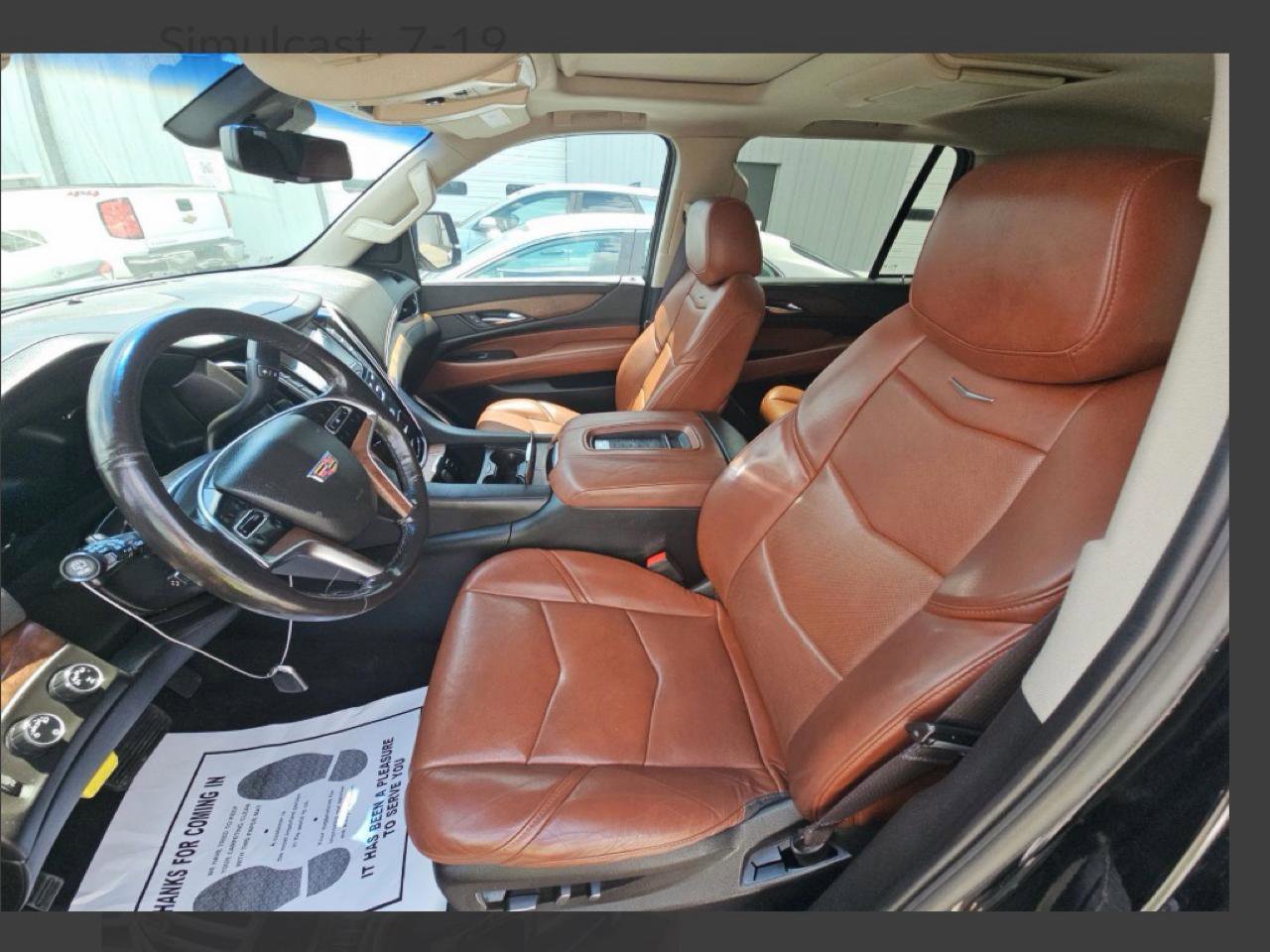 Used 2017 Cadillac Escalade Luxury AWD/4WD image 8