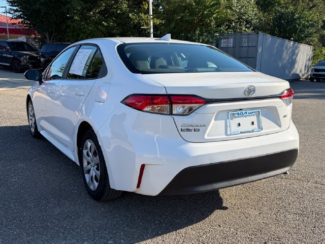 Used 2025 Toyota Corolla LE FWD image 3