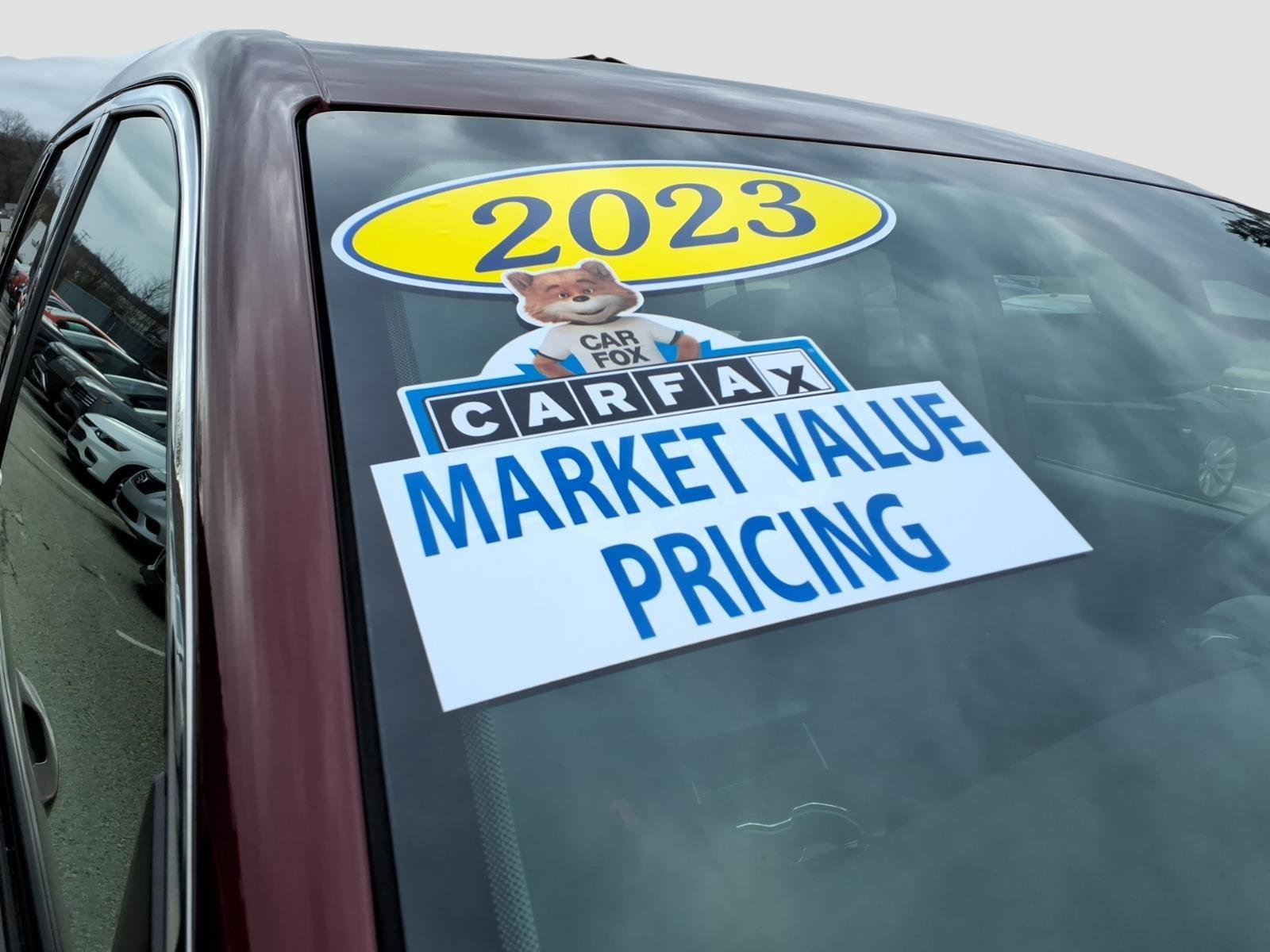 Used 2023 Jeep Grand Cherokee Laredo image 10