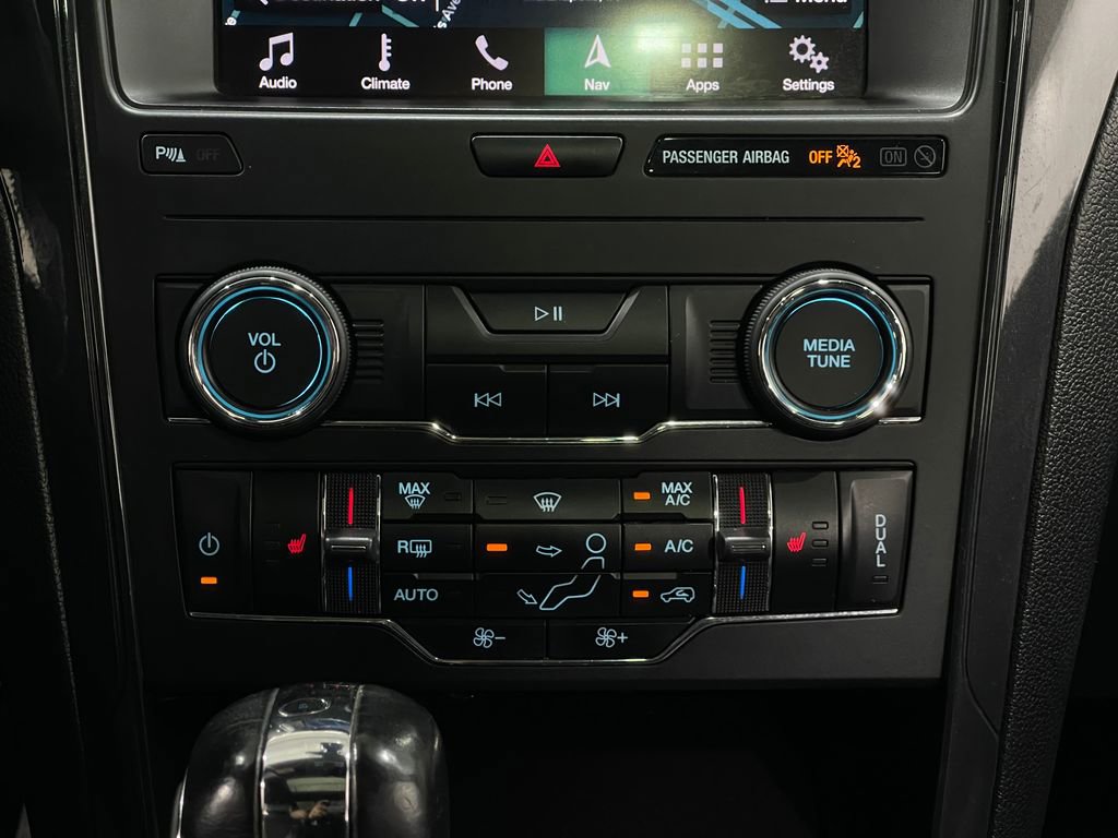 Used 2019 Ford Explorer XLT w/ Equipment Group 202A image 26