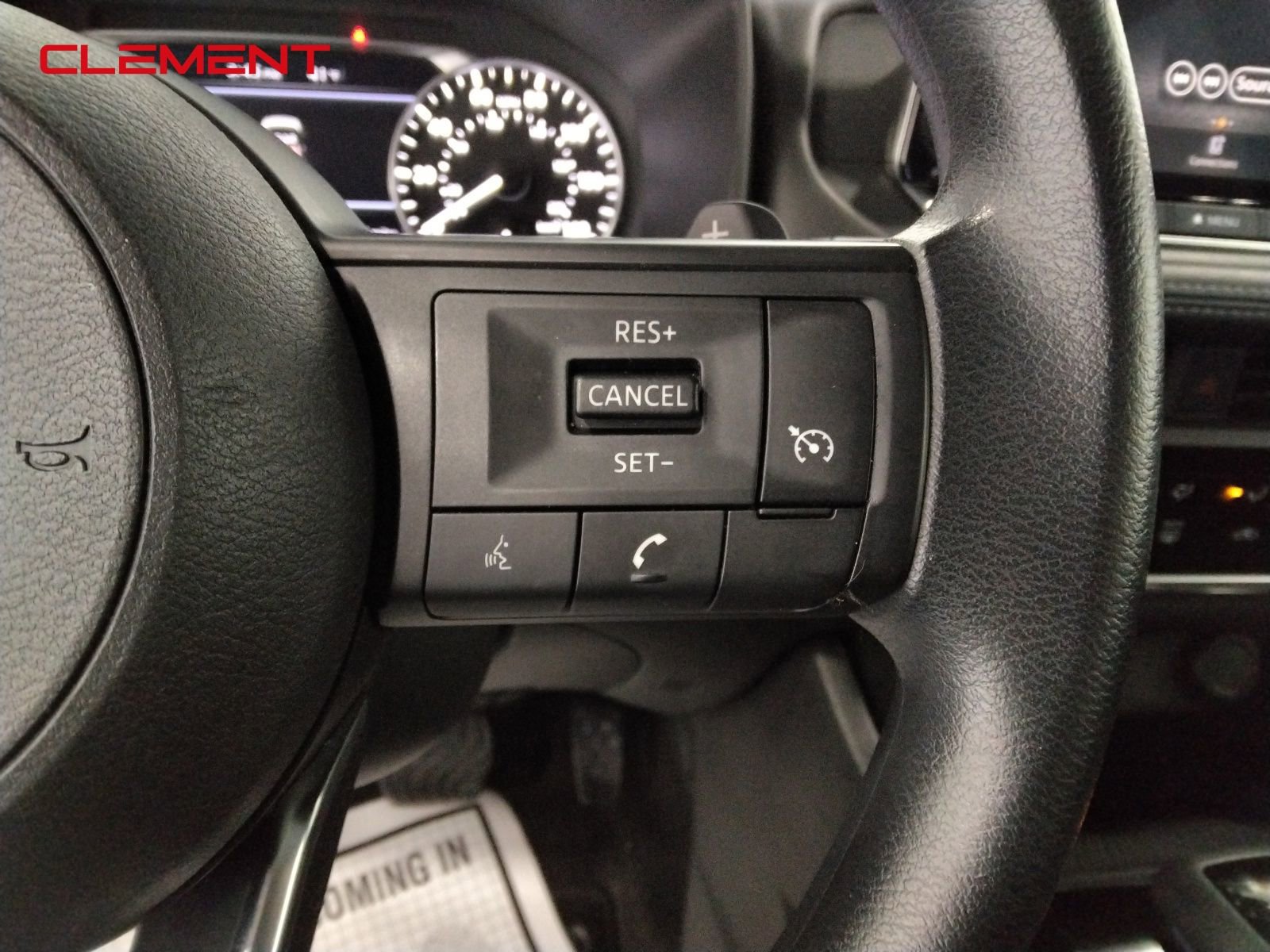 Used 2023 Nissan Rogue S image 12