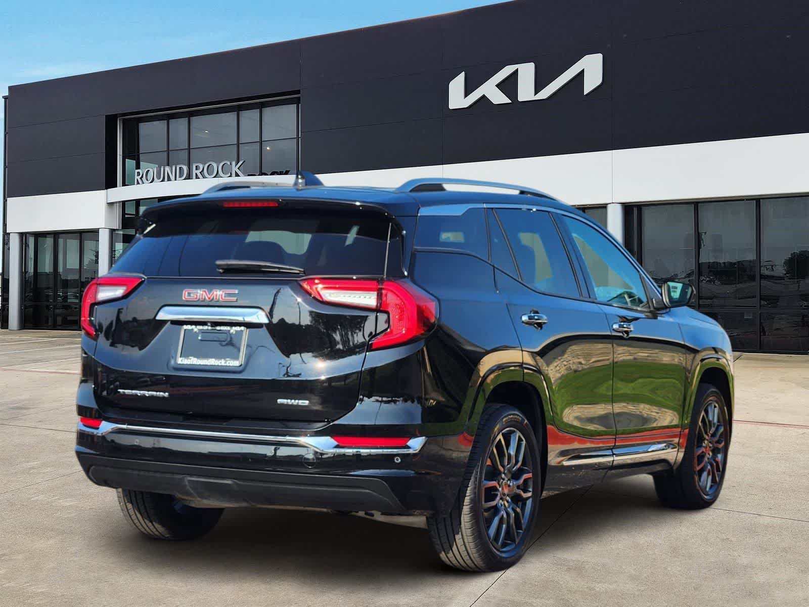 Used 2023 GMC Terrain Denali w/ Black Diamond Edition AWD/4WD image 5