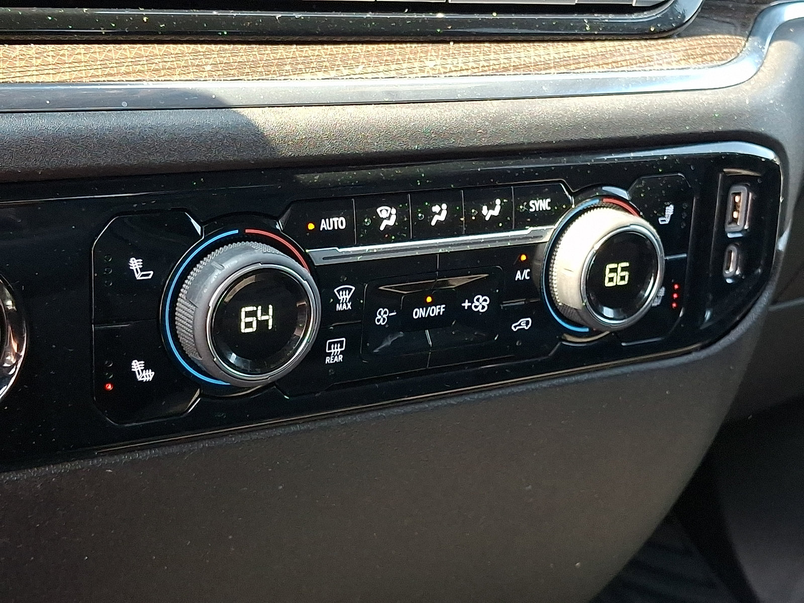 Certified 2023 Chevrolet Silverado 1500 LT AWD/4WD image 17