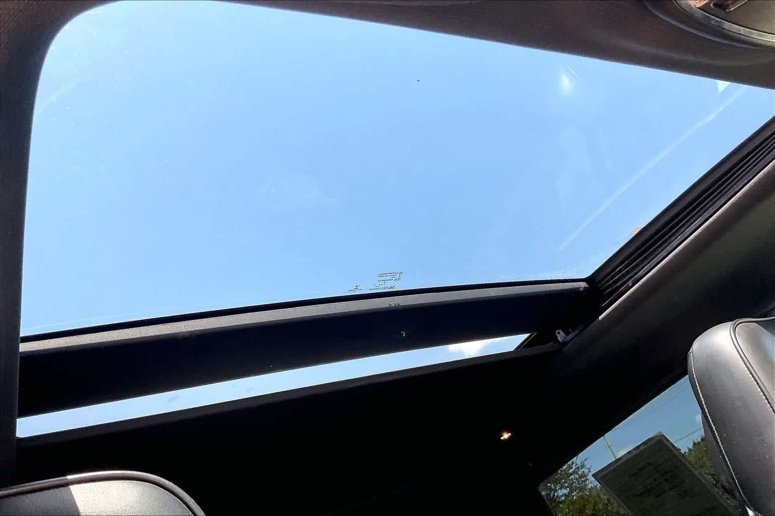 Used 2018 Jeep Grand Cherokee Overland RWD image 28