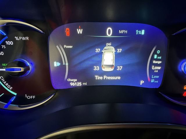 Used 2018 Chrysler Pacifica Touring-L image 15