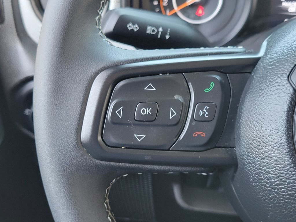 Used 2025 Jeep Wrangler Unlimited Sport AWD/4WD image 5
