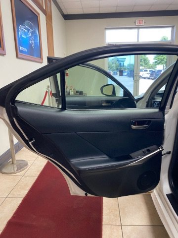 Used 2018 Lexus IS 300 AWD image 10
