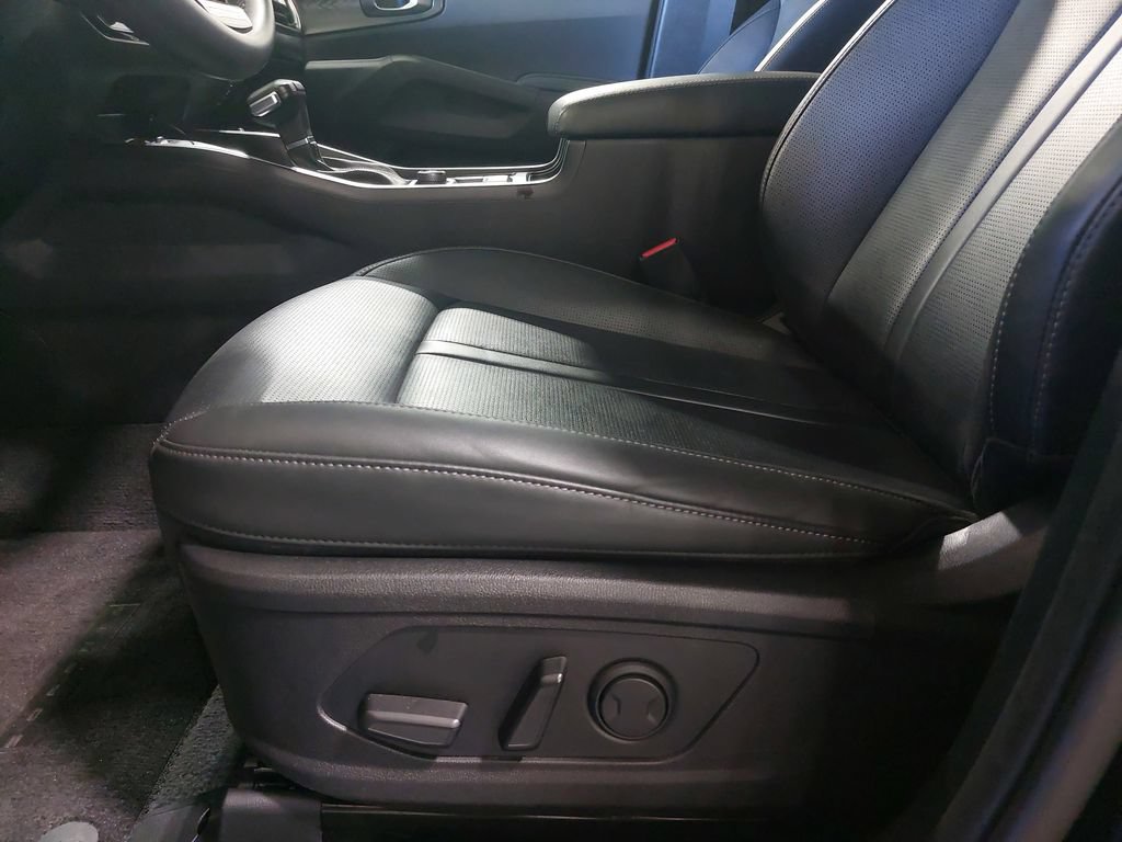 Used 2024 Kia Sorento S AWD/4WD image 30