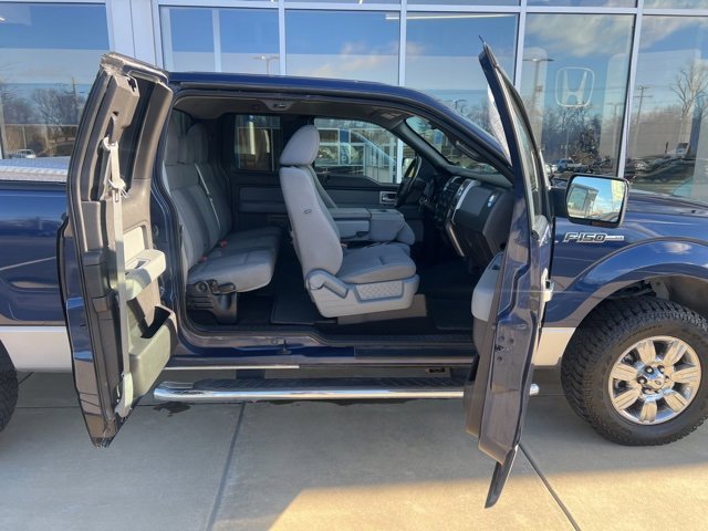 Used 2011 Ford F150 XLT w/ XLT Chrome Pkg image 10