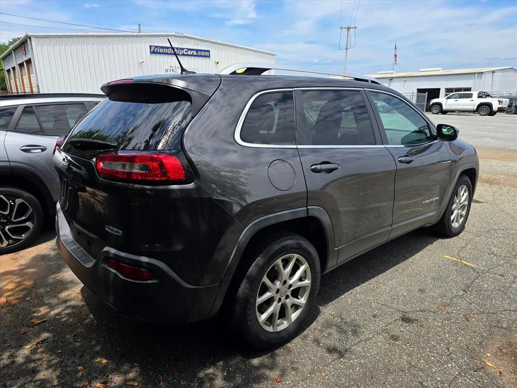 Used 2014 Jeep Cherokee Latitude w/ Cold Weather Group FWD image 11