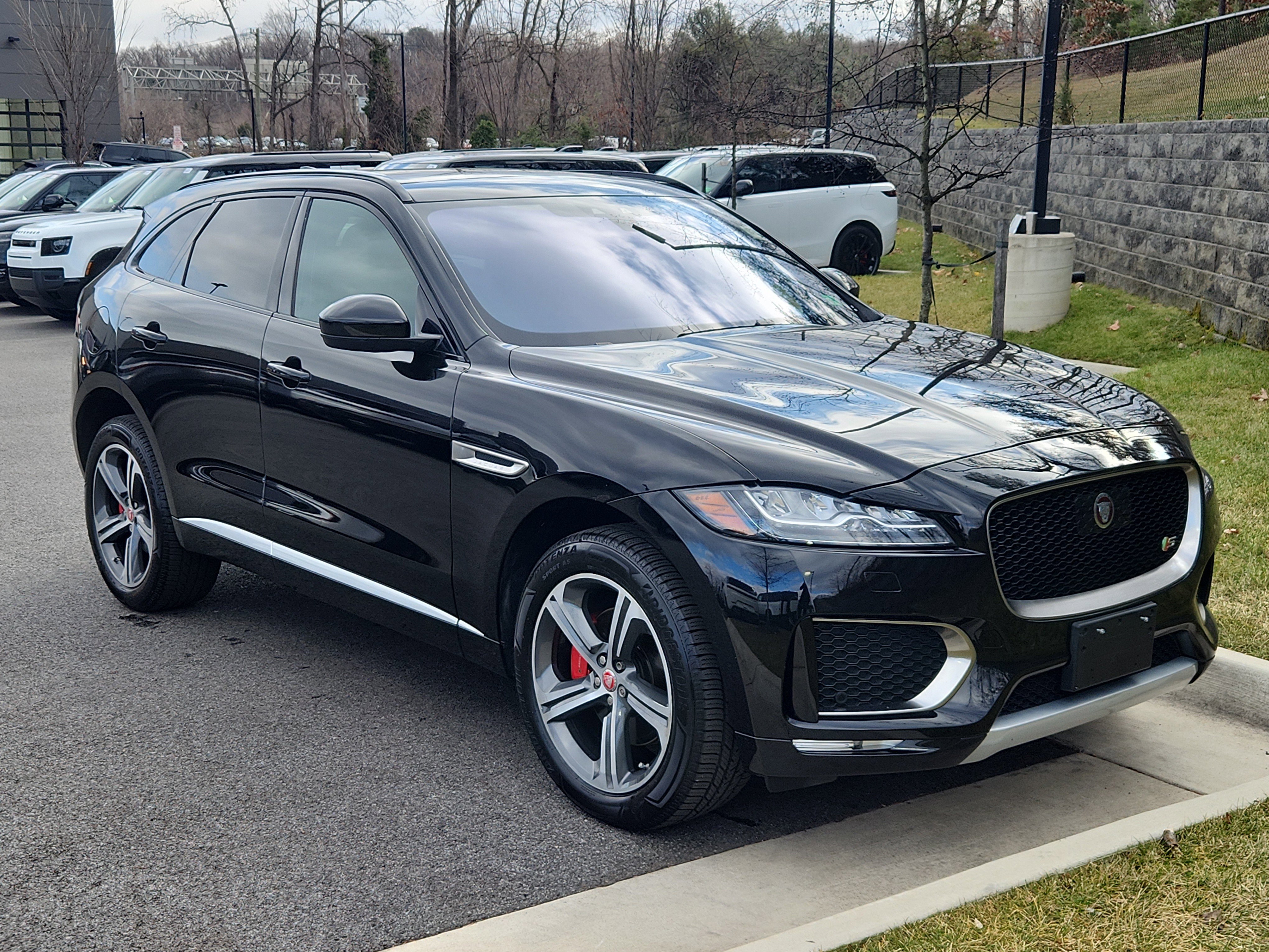 Used 2019 Jaguar F-PACE S image 10