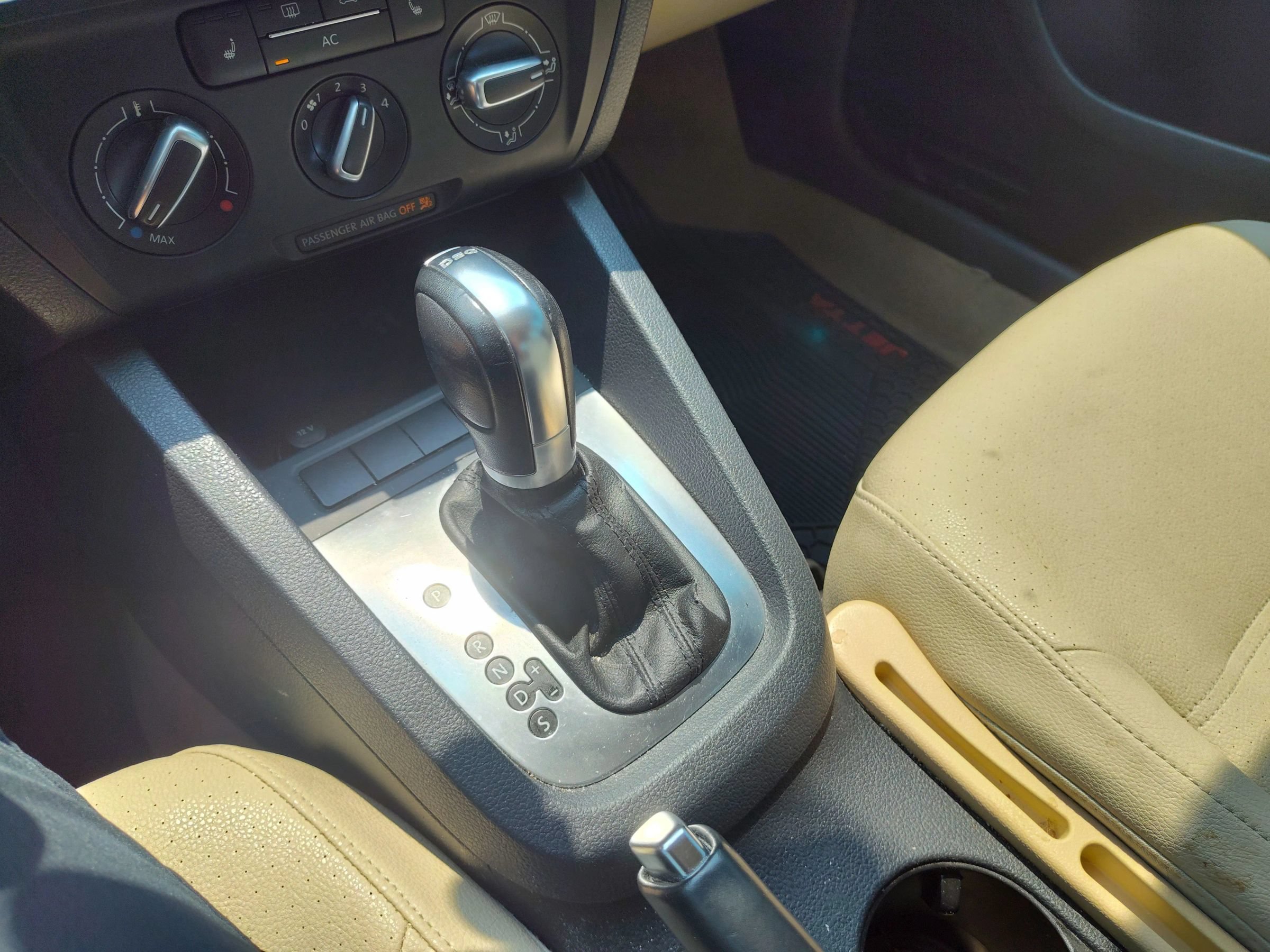 Used 2011 Volkswagen Jetta TDI FWD image 16