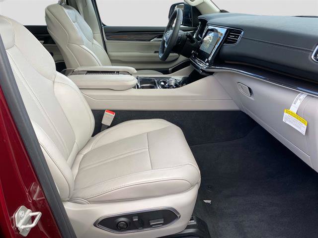 Used 2024 Jeep Wagoneer 4WD w/ Premium Group I image 25