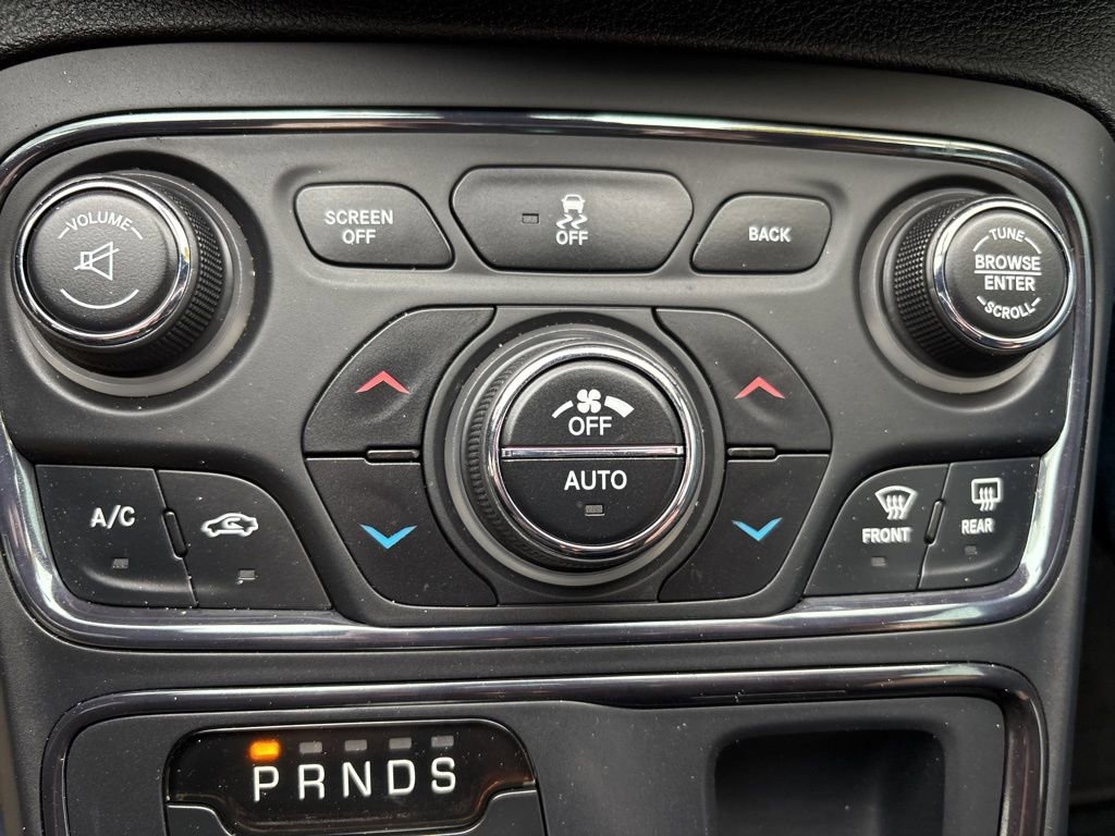 Used 2015 Chrysler 200 S w/ Comfort Group image 15