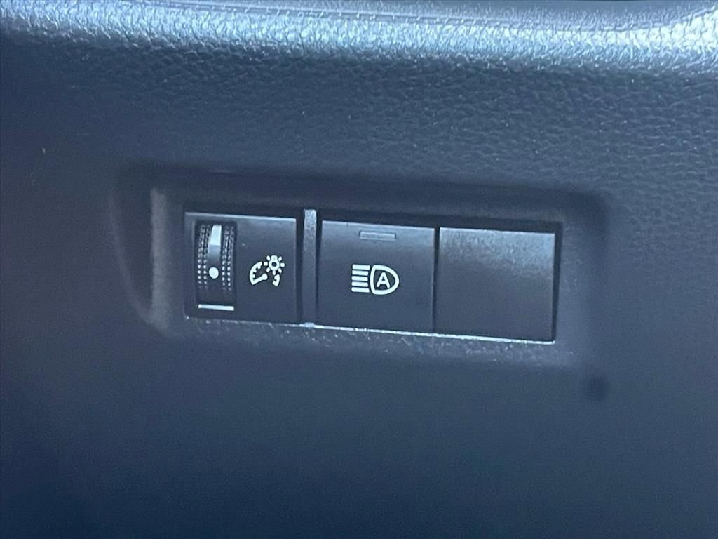 Used 2022 Toyota RAV4 LE image 14