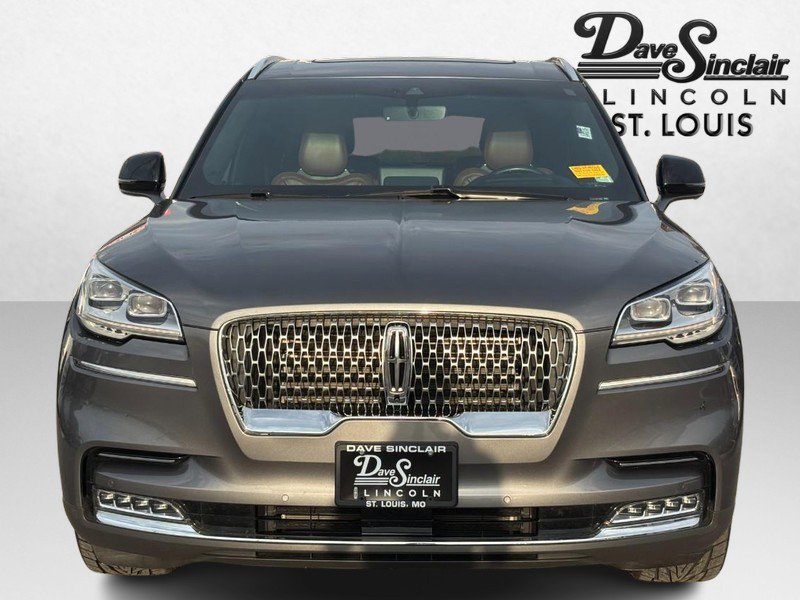 Used 2022 Lincoln Aviator Reserve w/ Equipment Group 201A image 2