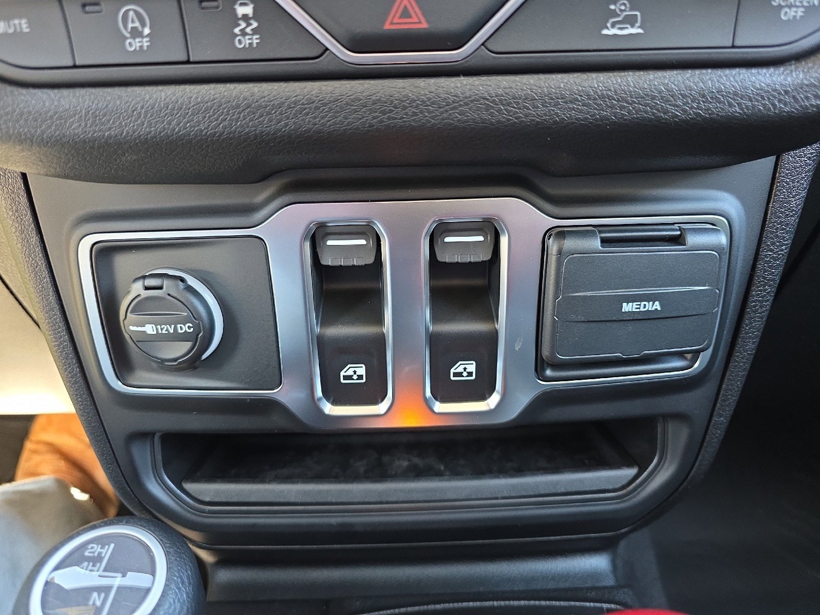 New 2026 Jeep Wrangler Sport AWD/4WD image 32