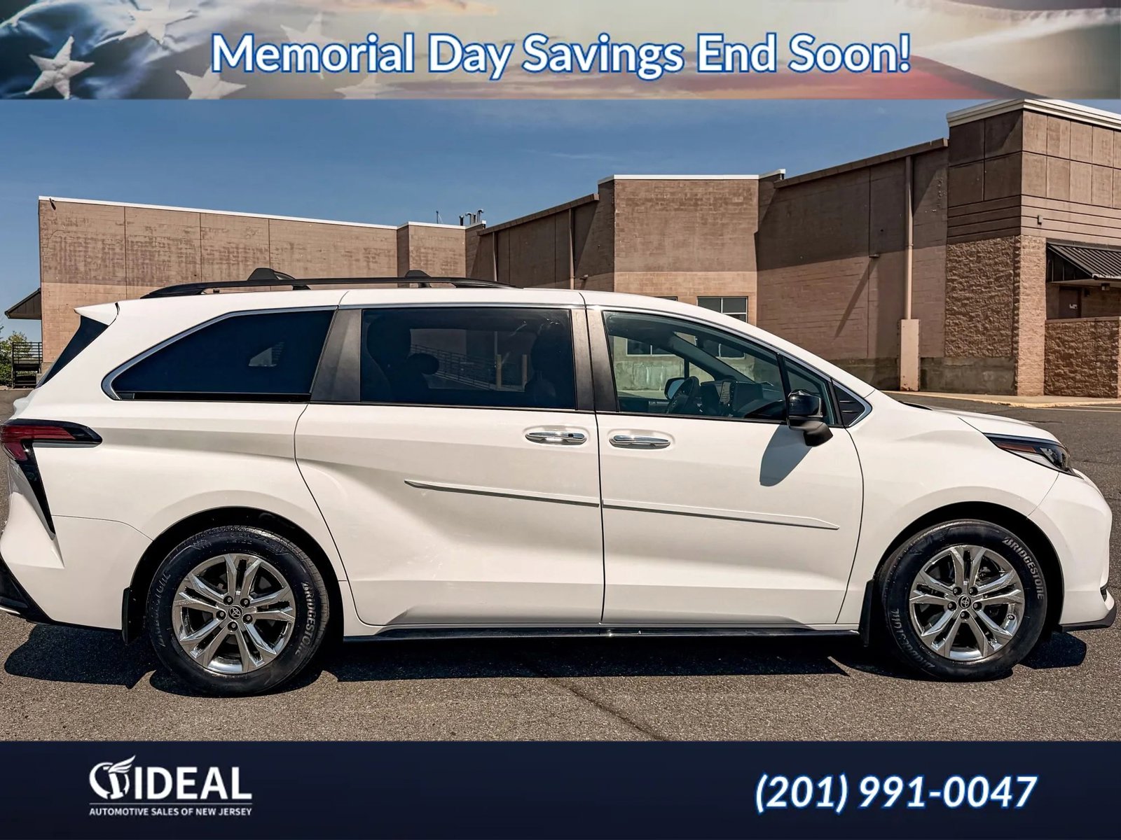 Used 2022 Toyota Sienna XSE w/ XSE Plus Package AWD/4WD image 9