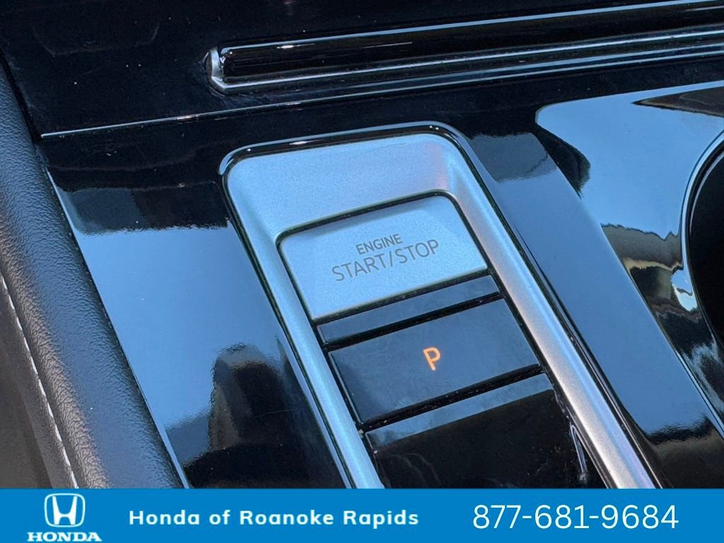 Used 2024 Volkswagen Atlas SE image 32