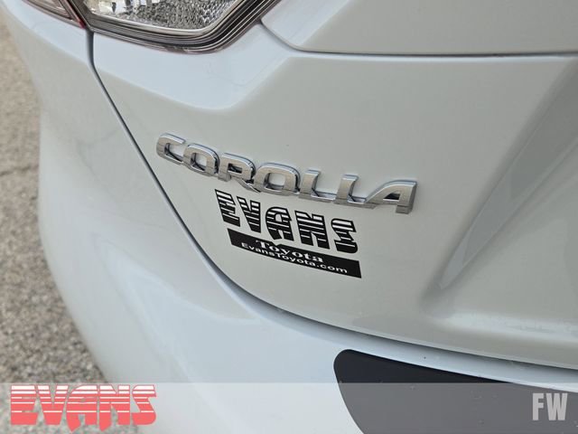 Used 2023 Toyota Corolla SE w/ SE Package image 4