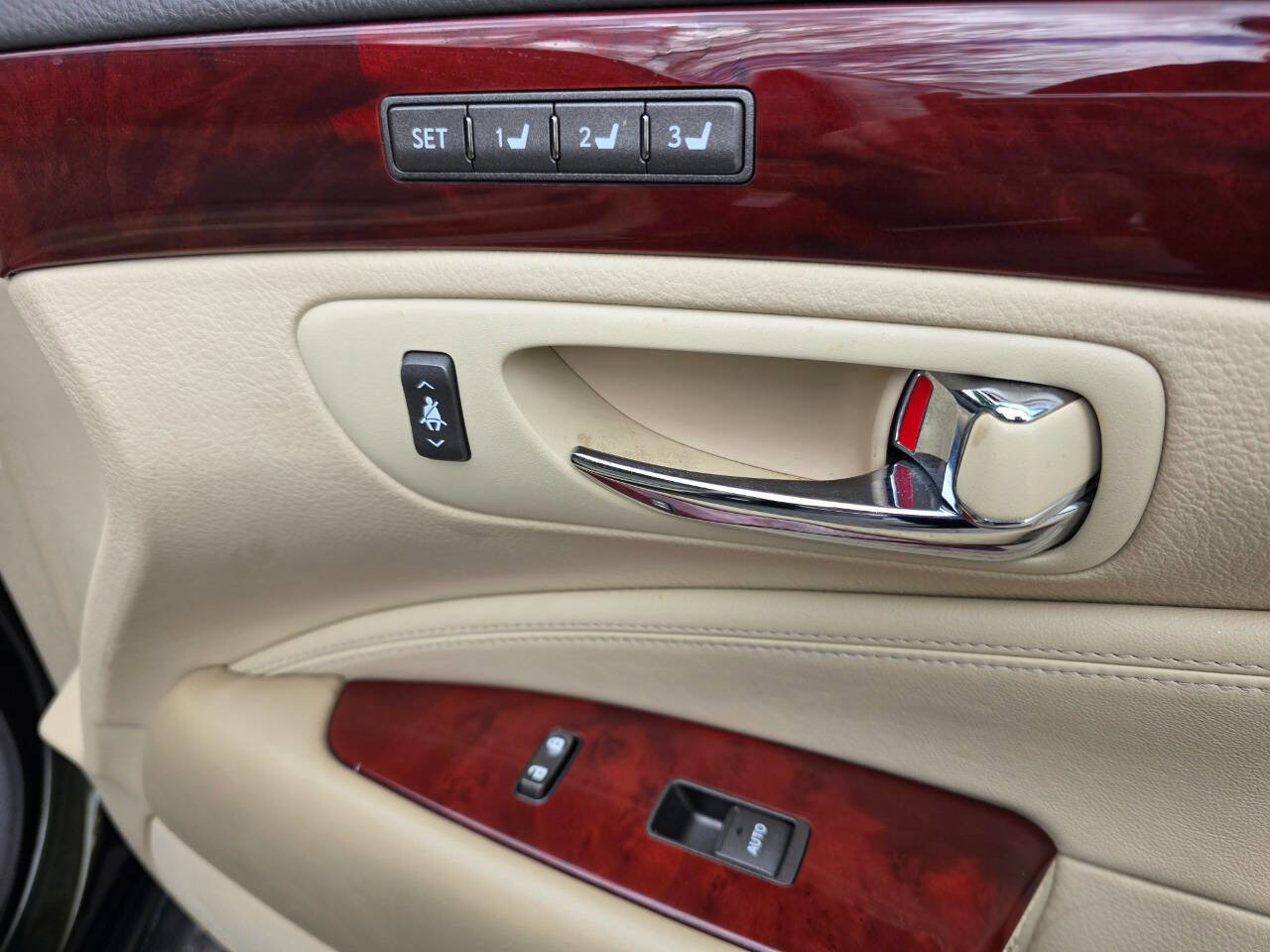 Used 2010 Lexus LS 460 image 37