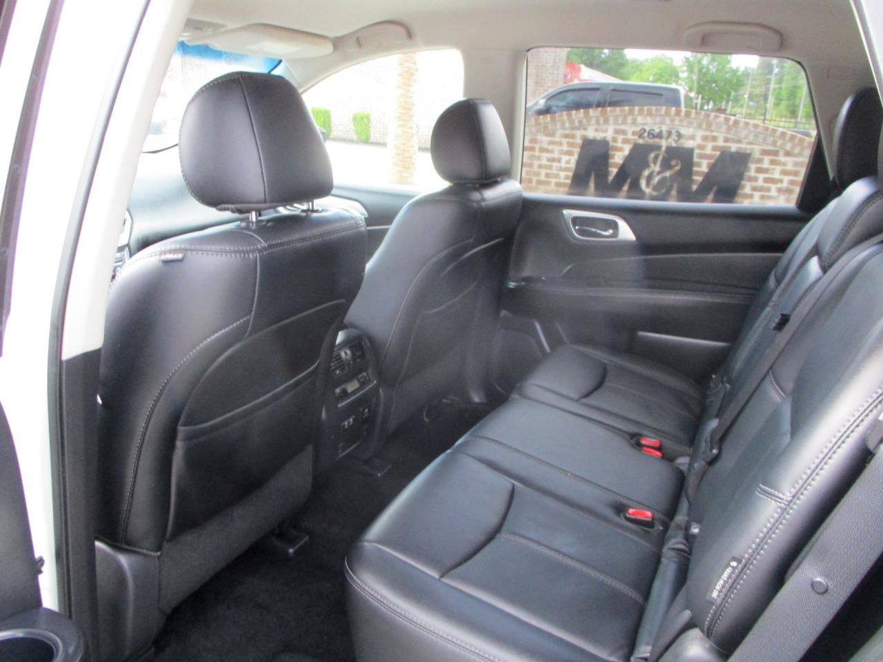 Used 2019 Nissan Pathfinder SL image 14