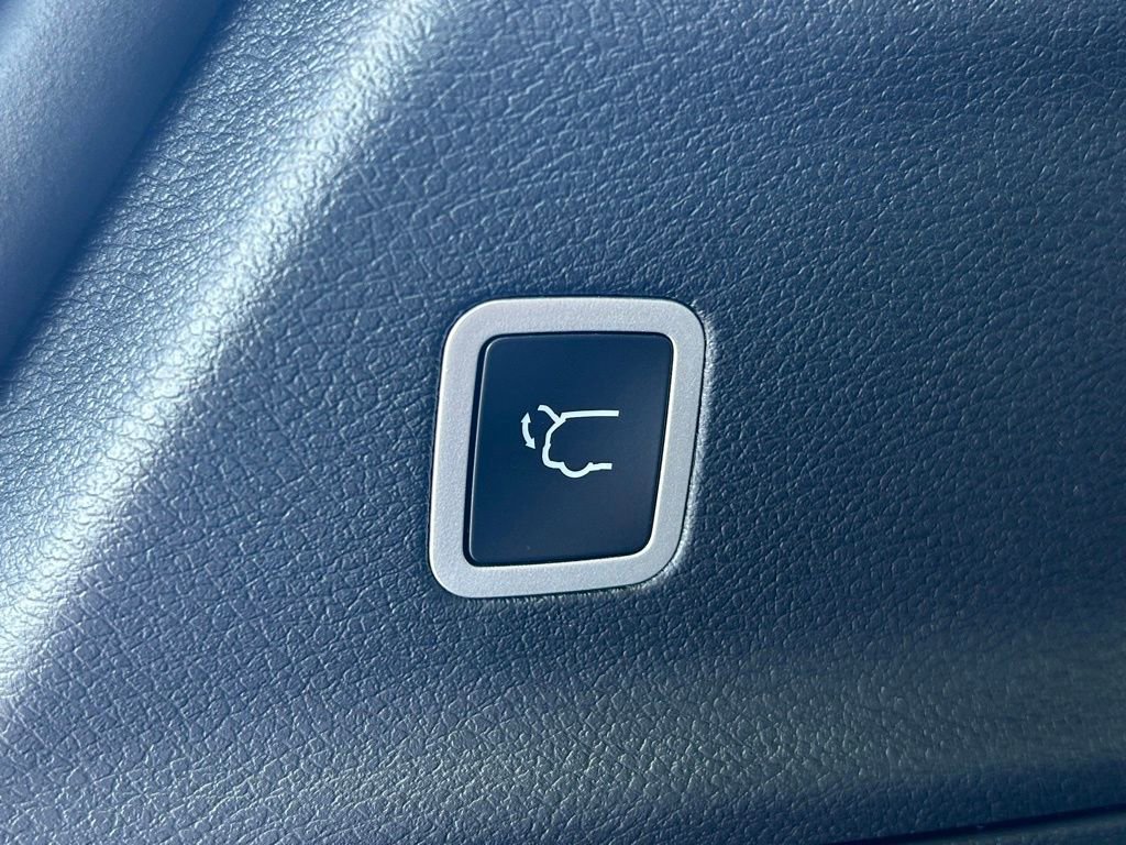 New 2025 Chrysler Pacifica Select w/ Uconnect Theater Family Group image 21