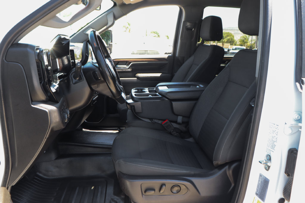 Used 2024 Chevrolet Silverado 3500 LT w/ Convenience Package AWD/4WD image 16