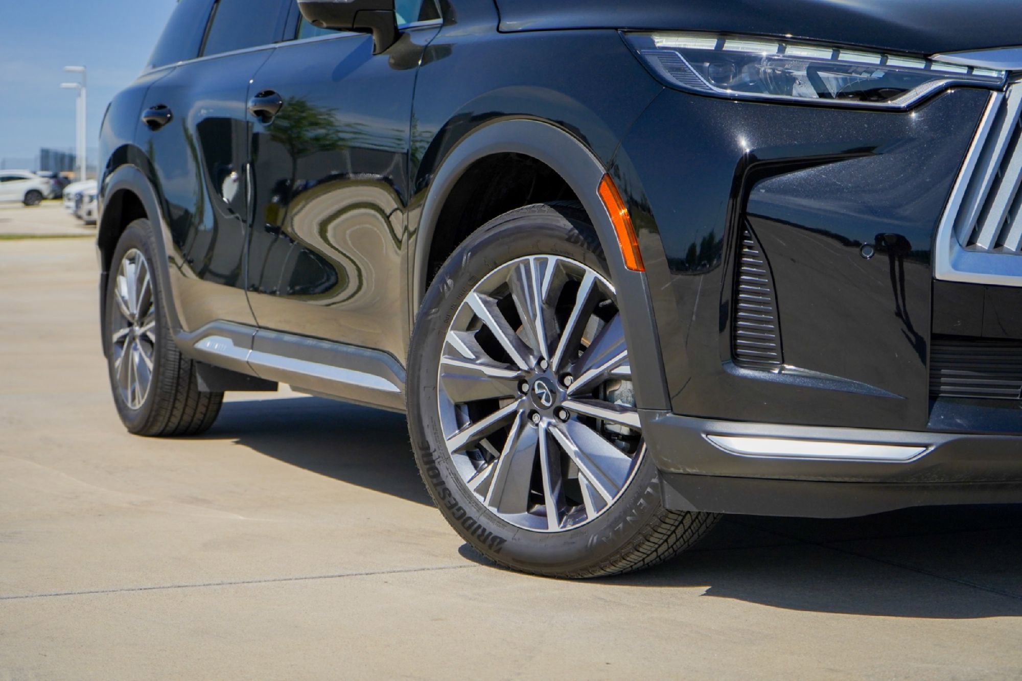 Certified 2026 INFINITI QX60 Luxe w/ Cargo Package image 2