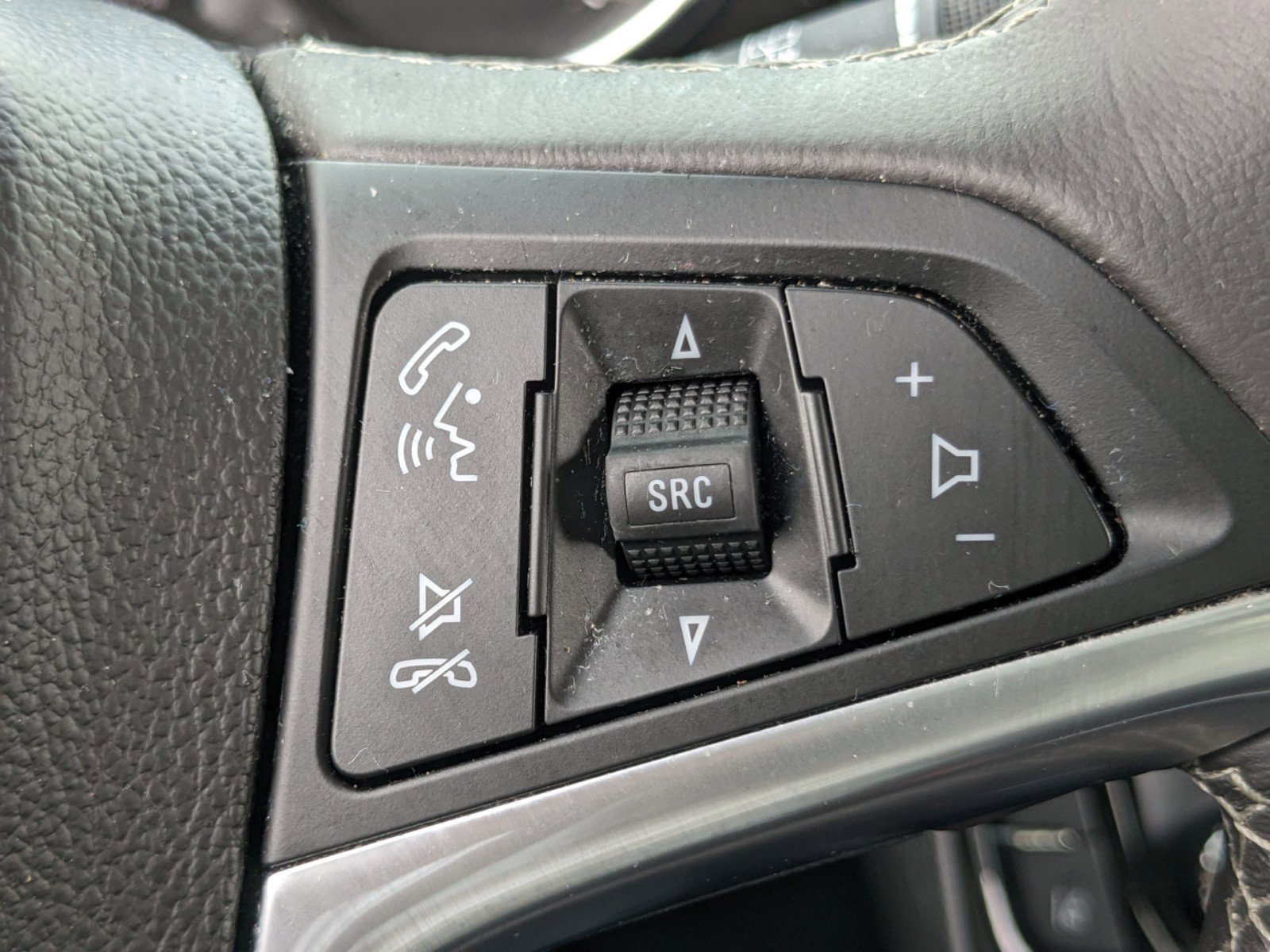 Used 2021 Buick Encore Preferred w/ Safety Package II image 25