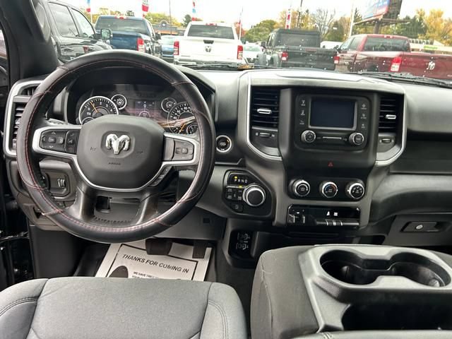 Used 2022 RAM 1500 Big Horn AWD/4WD image 16
