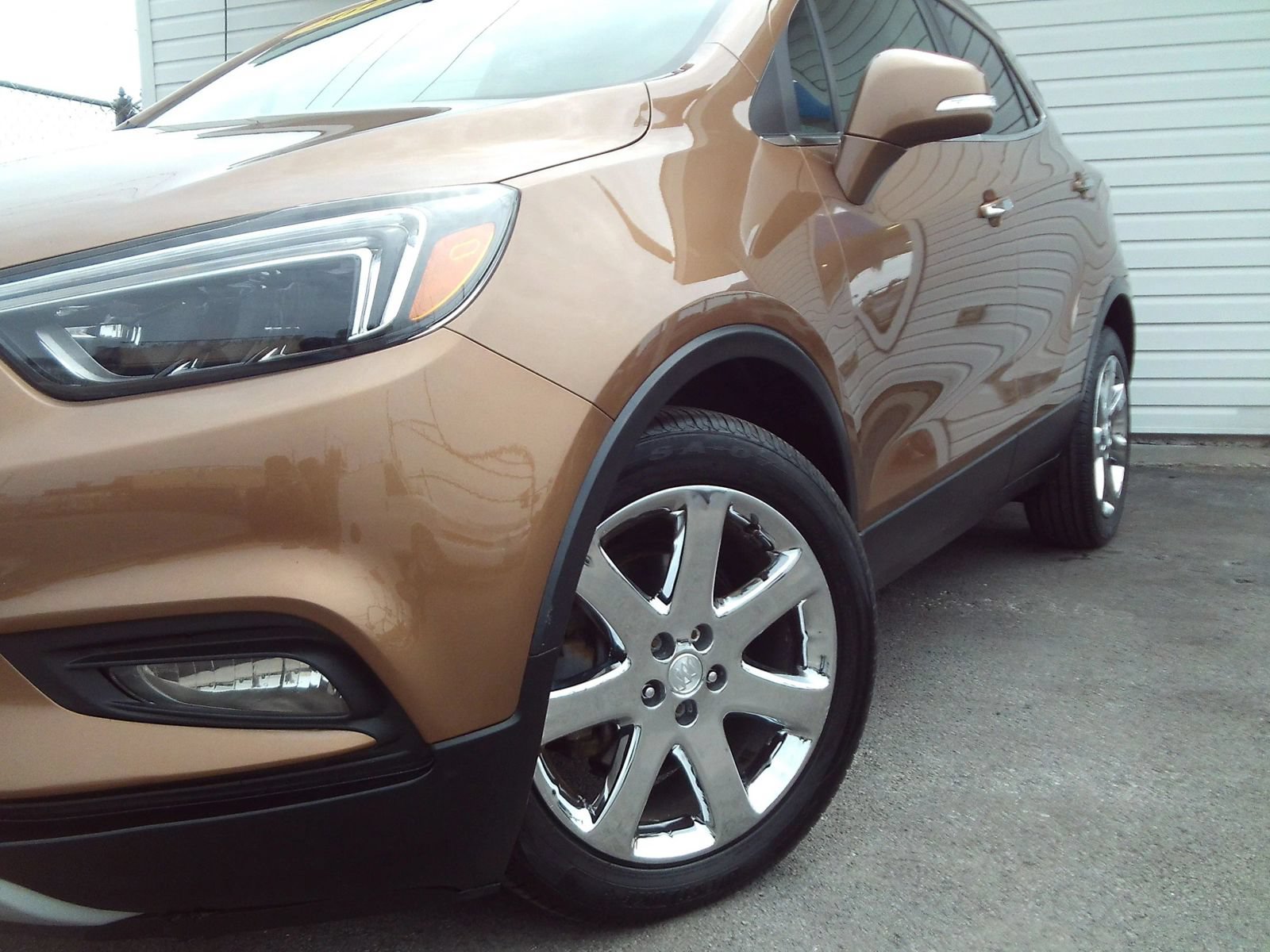 Used 2017 Buick Encore Essence w/ Experience Buick Package FWD image 2