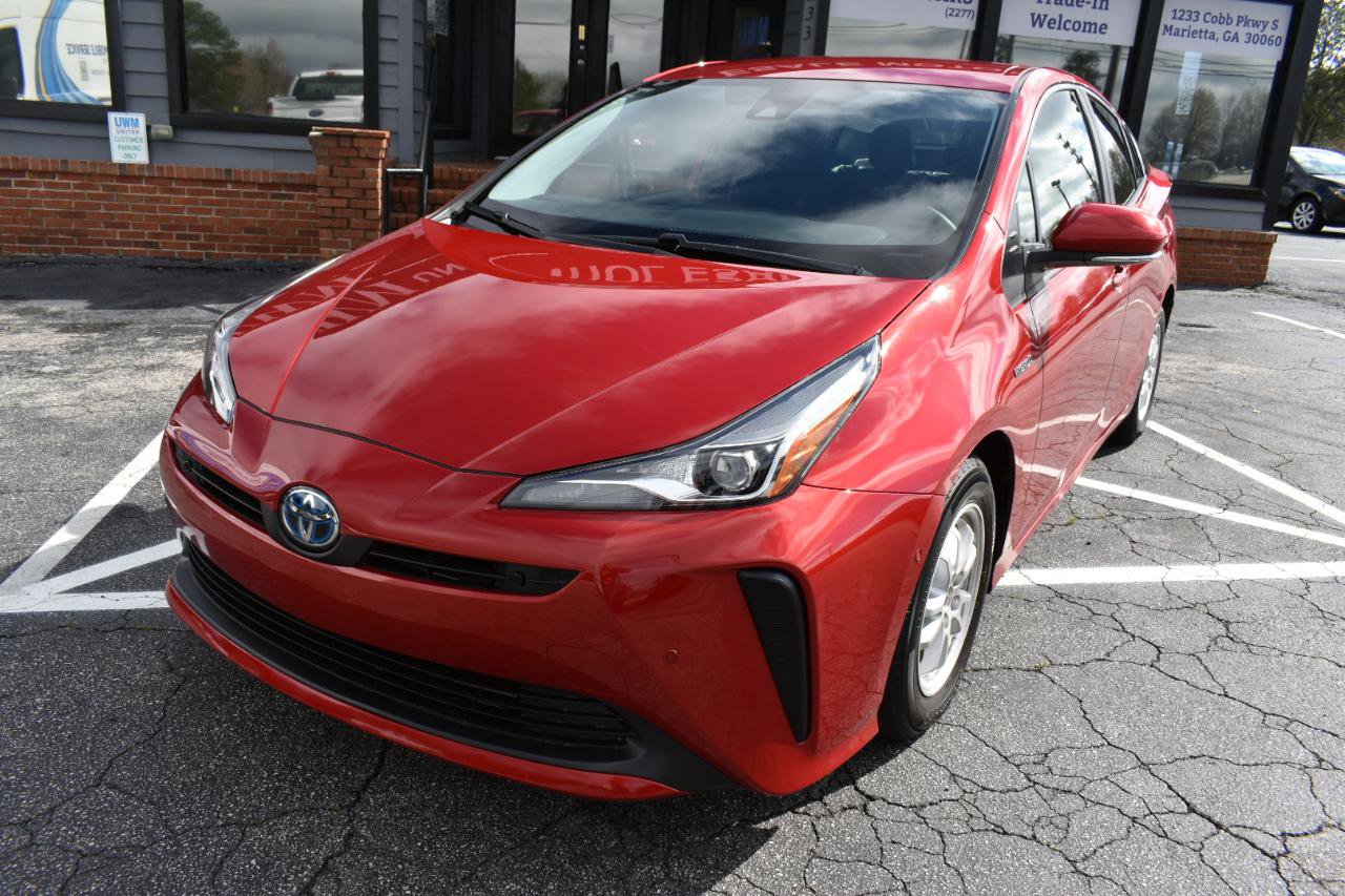 Used 2022 Toyota Prius LE FWD image 2