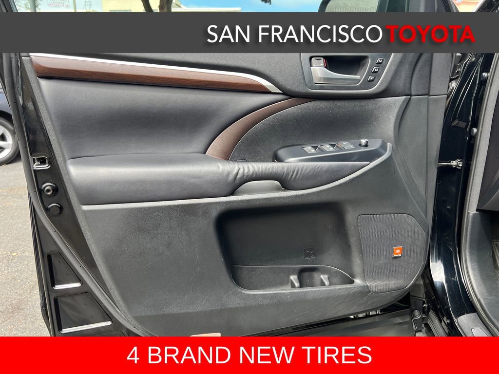 Used 2016 Toyota Highlander Limited image 40