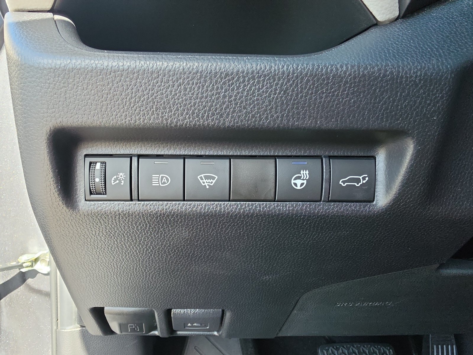 Used 2022 Toyota RAV4 XLE Premium AWD/4WD image 22